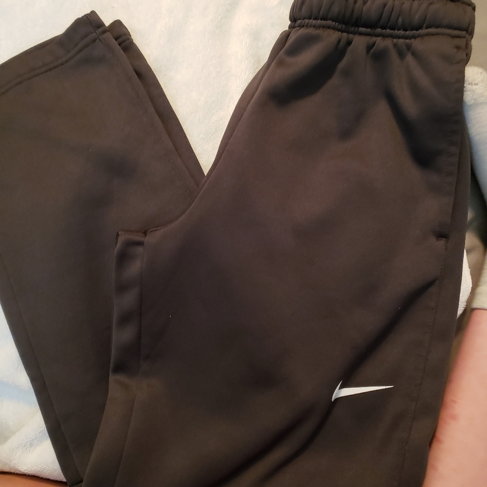 Boys Nike joggers         1
